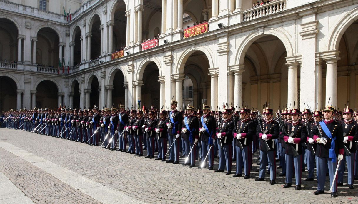 molestie ufficiale accademia militare Modena