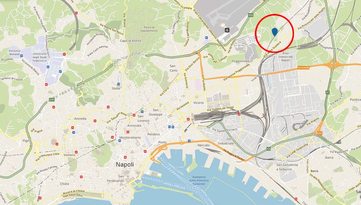 Killer gli sparano in casa a Napoli, lui si lancia dal balcone: morto 50enne noto alle forze dell'ordine