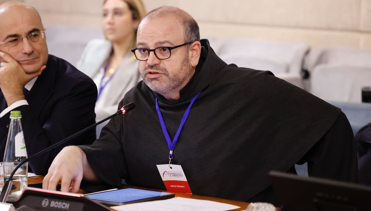 Padre Paolo Benanti nuovo presidente della Commissione Algoritmi dopo le  dimissioni di Giuliano Amato: chi è