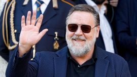 Amadeus annuncia Russell Crowe ospite al Festival di Sanremo 2024: il video-messaggio dell'ex Gladiatore
