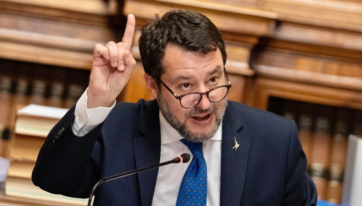 Matteo Salvini vicino a Chiara Ferragni sul caso Balocco: 
