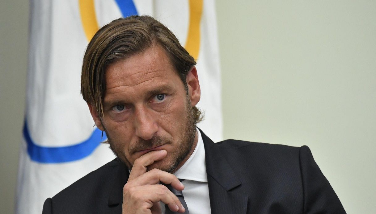 Flavia Vento svela il flirt con Francesco Totti in tv e accusa l'ex calciatore: 