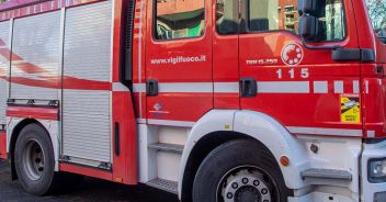 vigili-del-fuoco-auto-treno-firenze