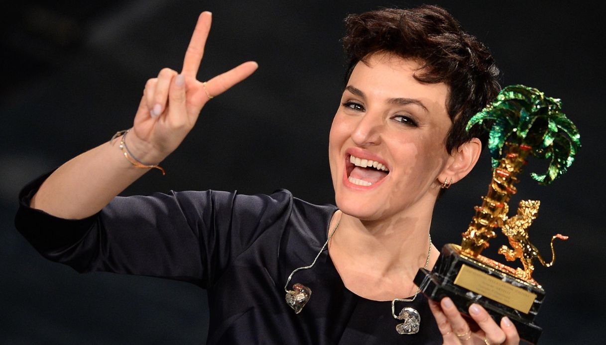 Arisa ospite della quarta serata a Sanremo 2024: quando venne criticata per la frase su Giorgia Meloni