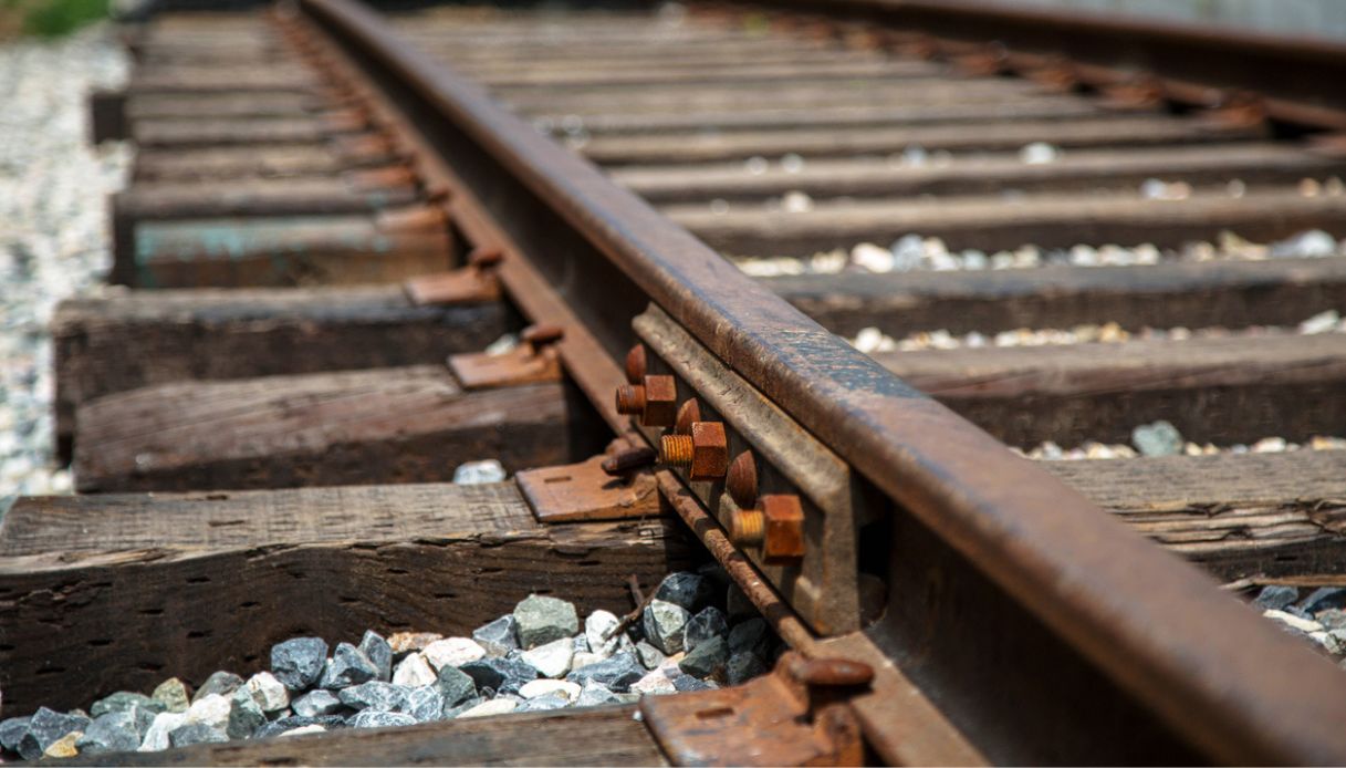 Ragazzo di 16 anni morto investito dal treno alla stazione di Felizzano: ritardi sulla linea ferroviaria
