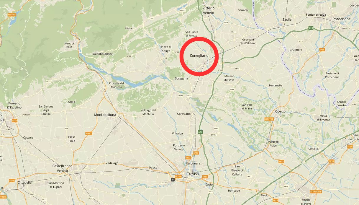 Morto investito da un'ambulanza a Conegliano vicino Treviso: era uscito per portare fuori i suoi due cani