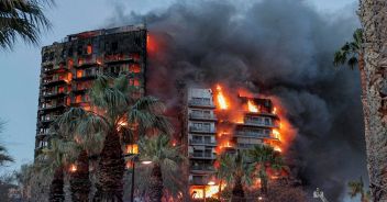 incendio-palazzo-14-piani-valencia-2