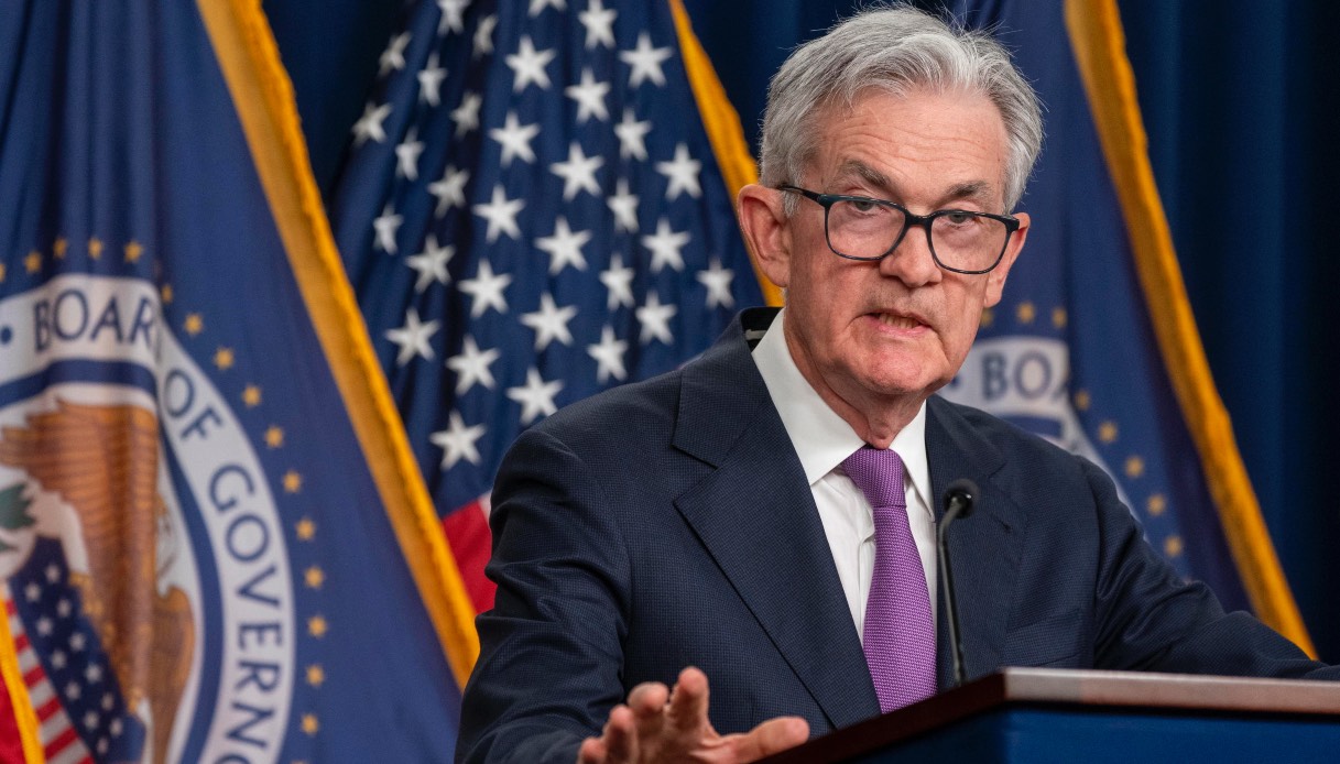 Federal Reserve potrebbe lasciare i tassi invariati anche dopo marzo senza tagli: rischi legati all'inflazione