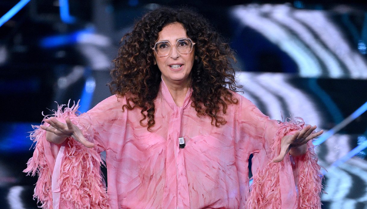 Il monologo di Teresa Mannino a Sanremo 2024: "Finta superiorità uomo sulla  natura, abbiamo perso la misura"