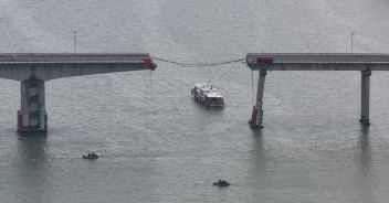 nave-ponte-cina-guangzhou-morti