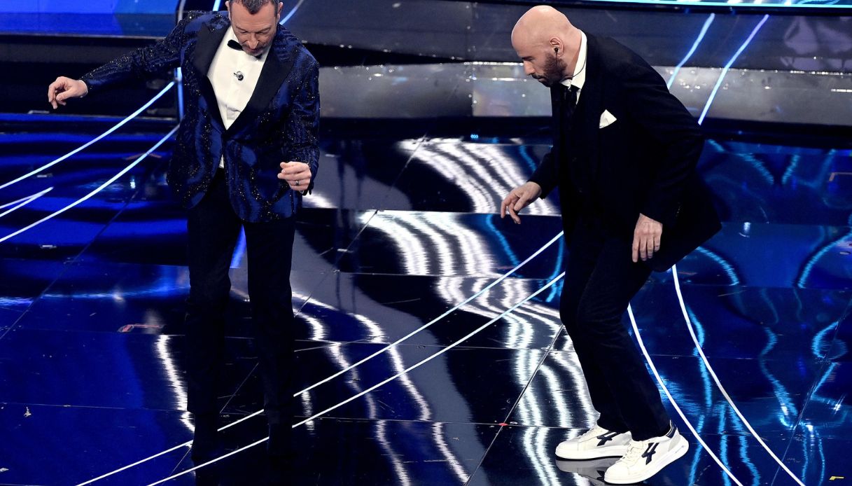 Verifiche legali Rai su John Travolta a Sanremo 2024: 