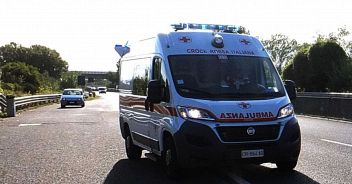 ambulanza-incidente-firenze-pisa-livorno-tamponamento