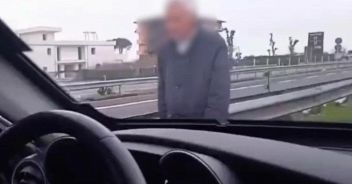 anziano-asse-mediano-giugliano-video-carabinieri