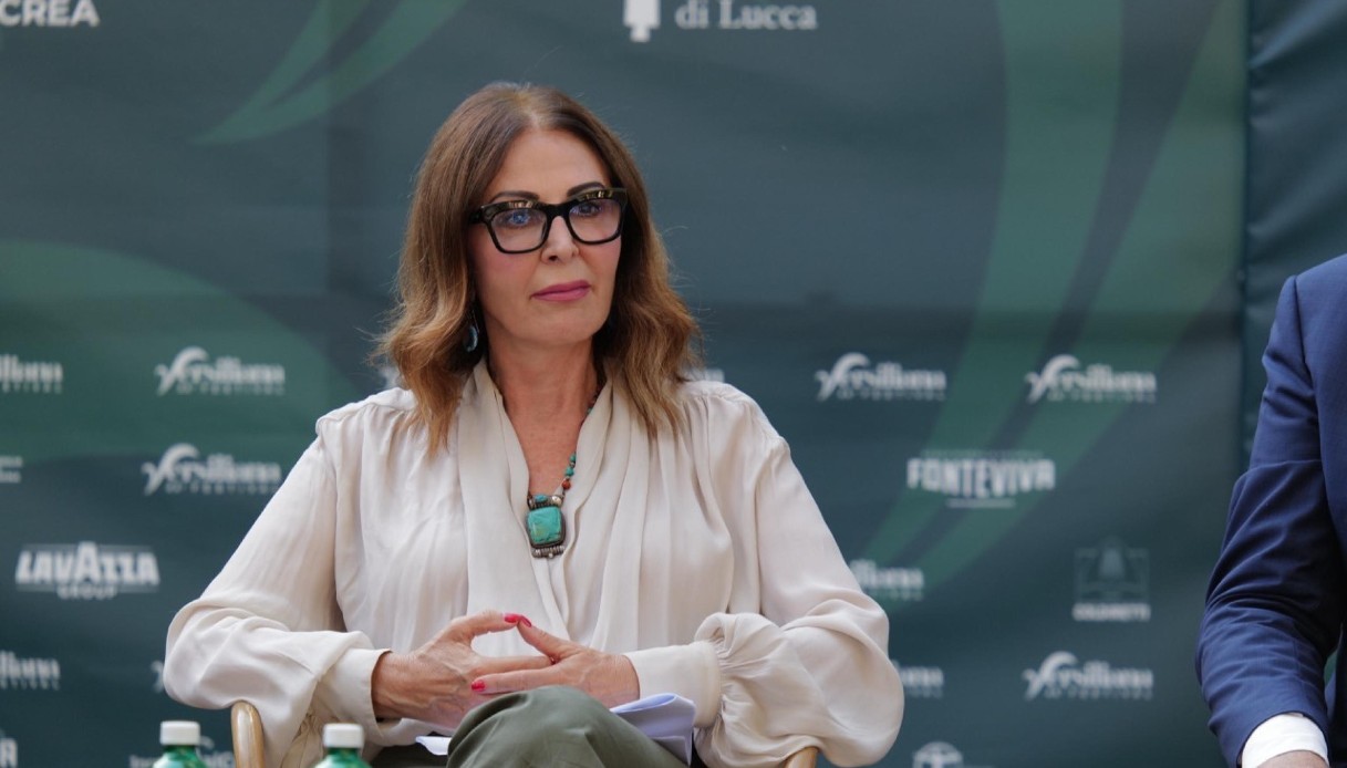 Daniela Santanchè indagata per truffa su cassa integrazione durante il Covid: accusa alla ministra del Turismo 
