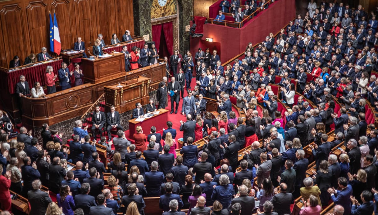 francia-parlamento-aborto-costituzione-riforma