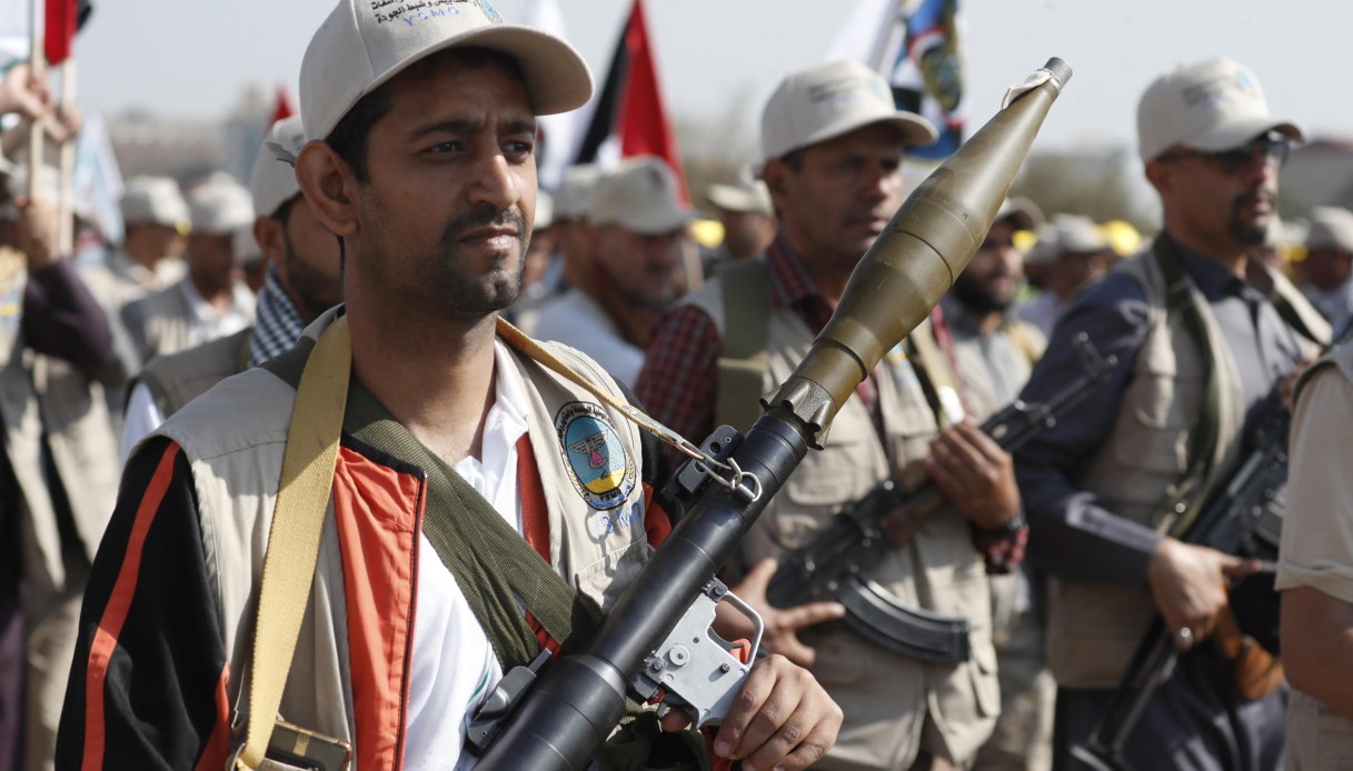 Houthis ameaçam a Itália após drone abatido no Mar Vermelho: “inaceitável”, navios em risco