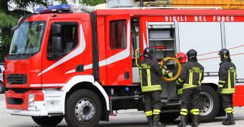 incendio-autostrada-a5-torino-aosta-volpiano-camion-vitelli