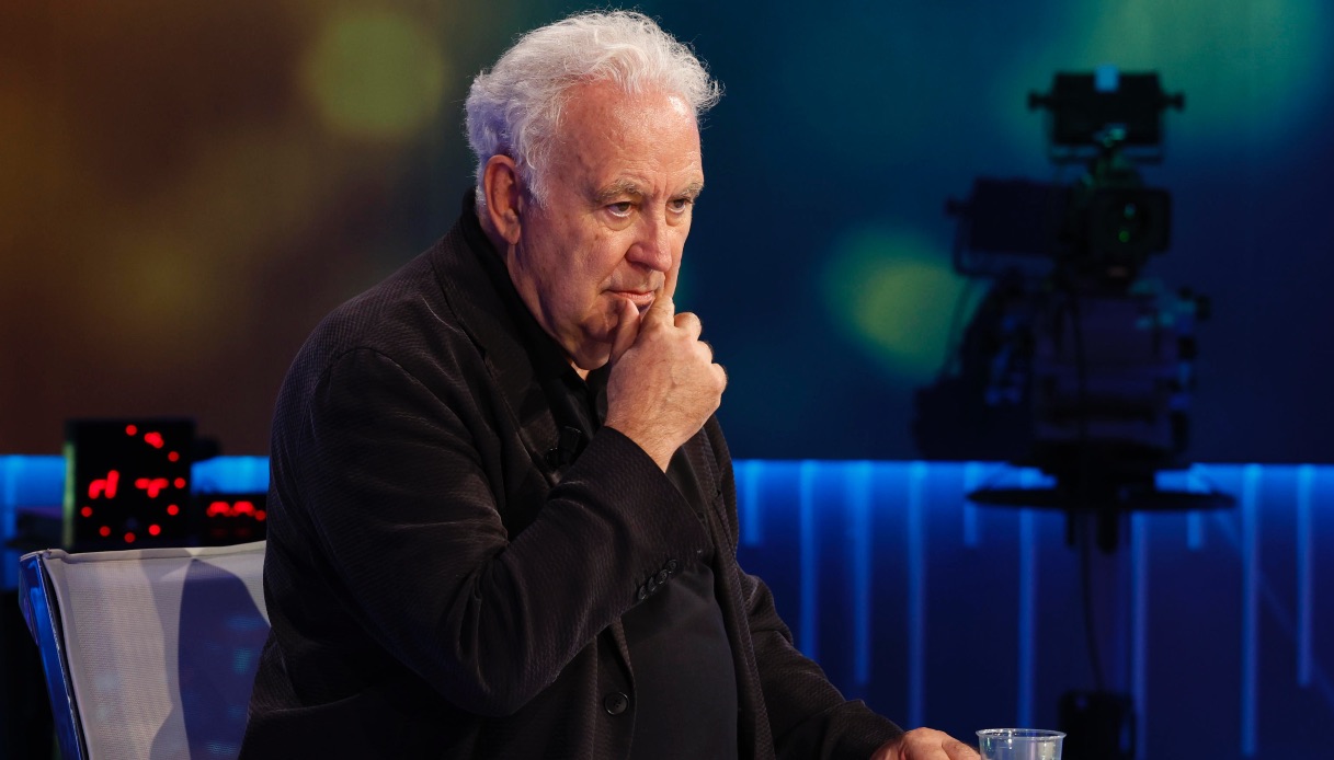 Michele Santoro e la rivelazione su Silvio Berlusconi a La Confessione