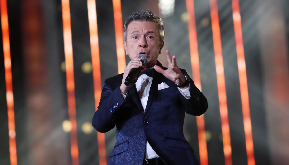 Lituania annulla il concerto di Pupo dopo l'esibizione al Cremlino, il cantante replica: 