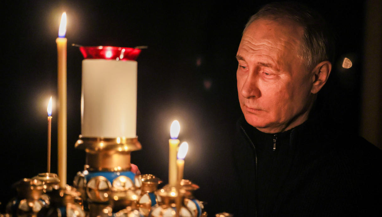 Putin durante la commemorazione per le vittime del Crocus City Hall