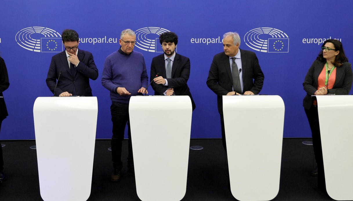 Il padre di Ilaria Salis al Parlamento europeo: "È un processo politico". E annuncia la prossima mossa