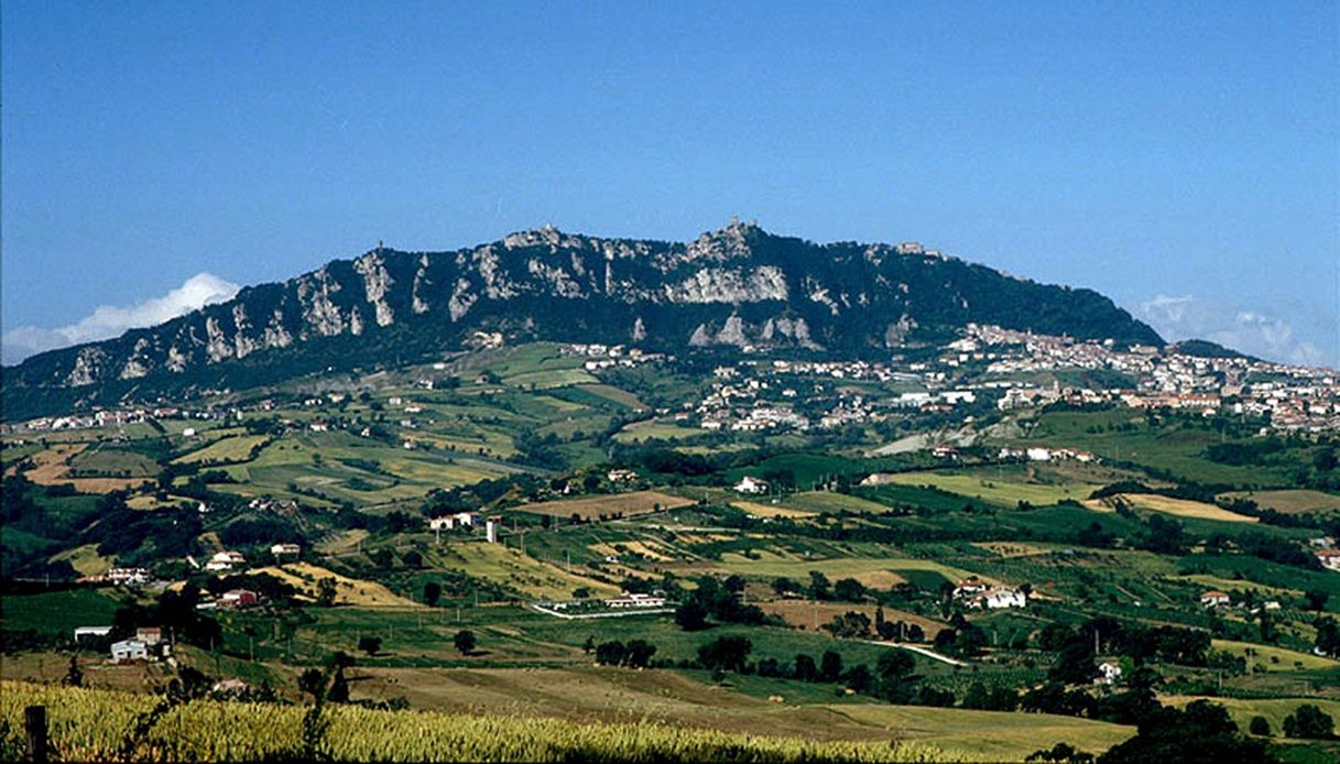 San Marino vara il piano per attirare i pensionati: tasse al 6%, meglio del Portogallo. I requisiti per poter accedere al regime agevolato