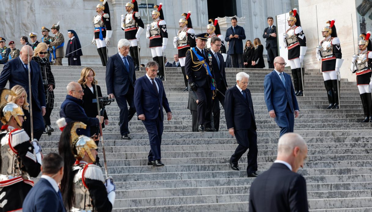 25 aprile, Mattarella all'Altare della Patria con Meloni e La Russa