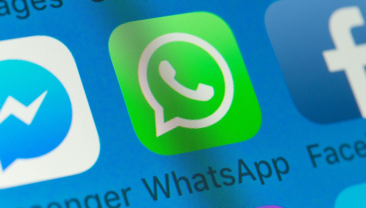 aggiornamento WhatsApp 11 aprile messaggi app Digital Markets Act