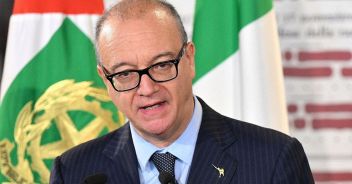 aumento stipendi docenti valditara