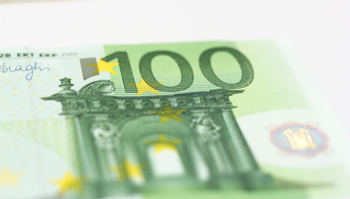 Una banconota da 100 euro