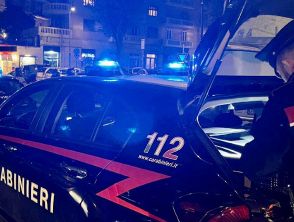 Ladro muore durante il furto a Perugia: prova a fuggire da una finestrella ma rimane incastrato e soffoca