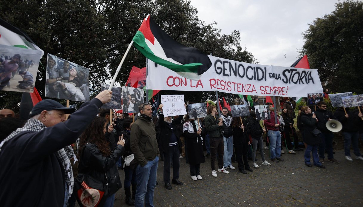 L'appuntamento dei pro Palestina e della Brigata ebraica