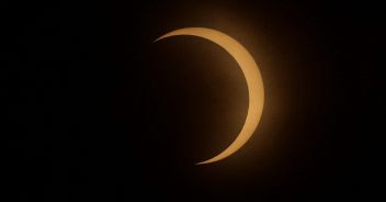 eclissi-solare-8-aprile-italia