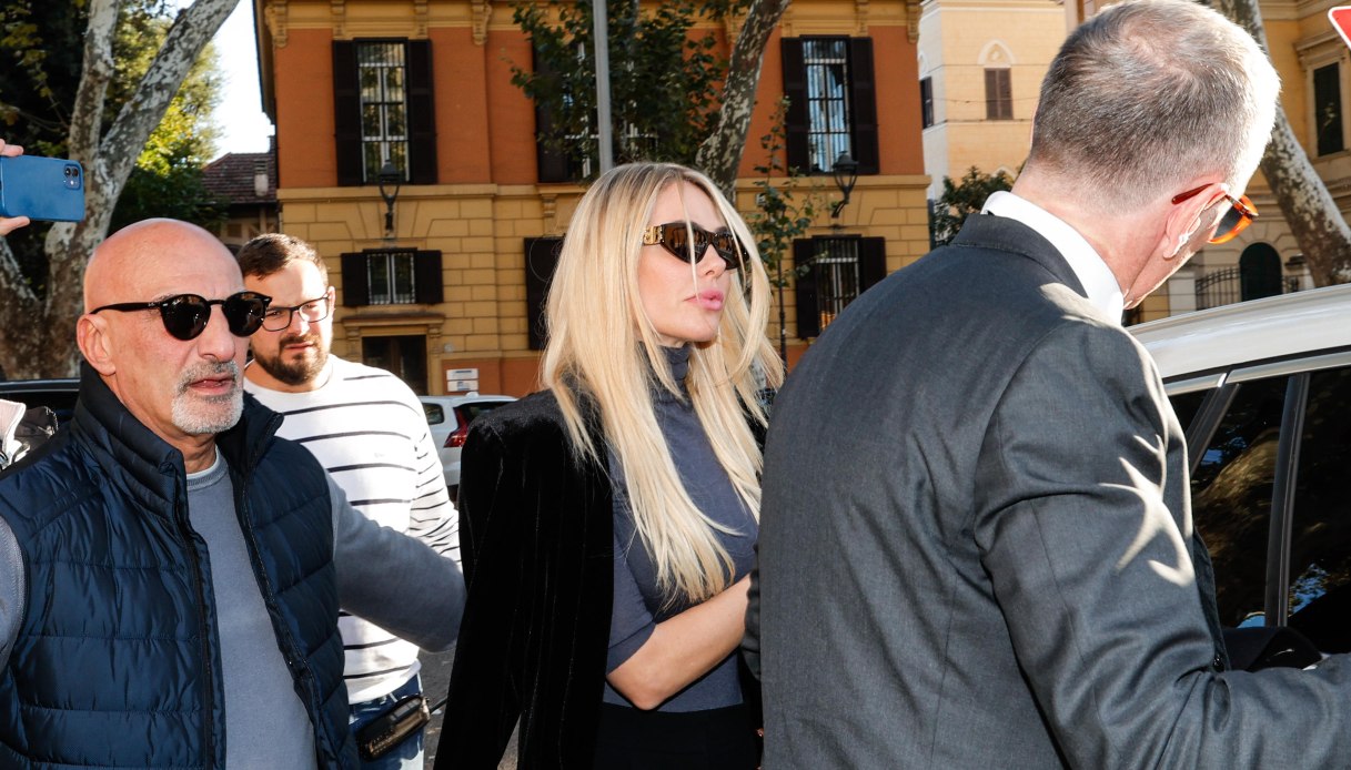 Francesco Totti tribunale processo Ilary Blasi Rolex