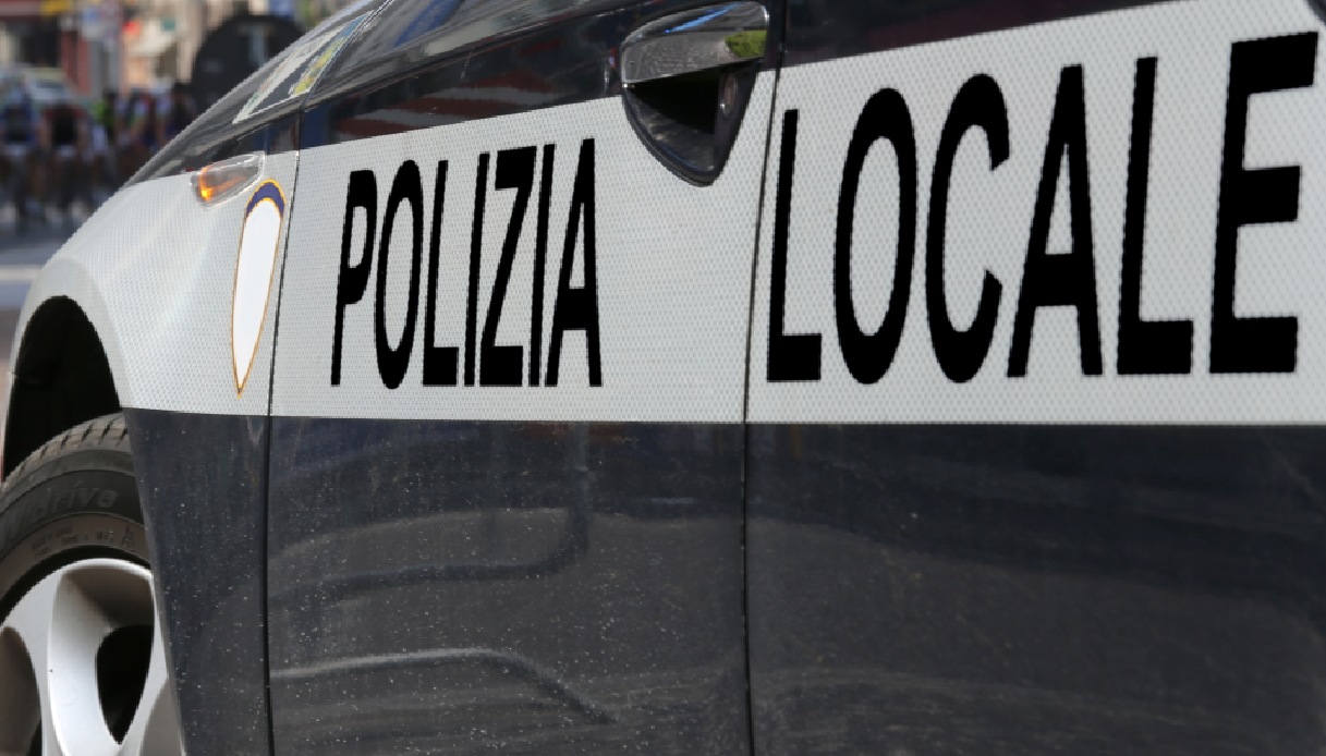 Incidente frontale tra due auto a Canosa di Puglia: un morto e un ferito dopo l