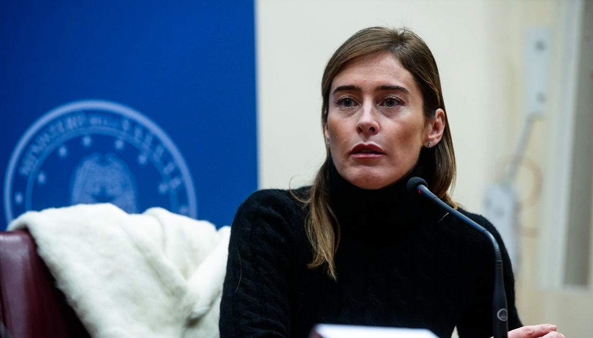 La proposta di Maria Elena Boschi sulla par condicio dei giornalisti in vista delle elezioni Europee scatena una bufera