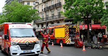 morti-incendio-casa-parigi-fiamme-mansarda