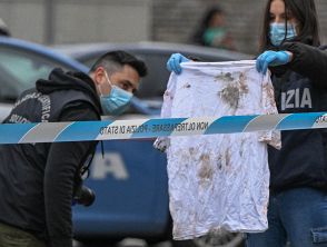 18enne ucciso a Milano a colpi di pistola, aggressione mentre dormiva in furgone: le immagini dopo l'omicidio