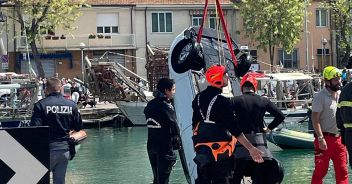 rimini-auto-canale-suicidio-porto