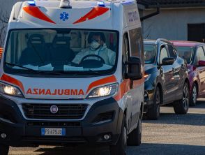 Tragico incidente a Firenze in viale Belfiore: scontro tra un'auto e una moto, muore ragazzo di 23 anni