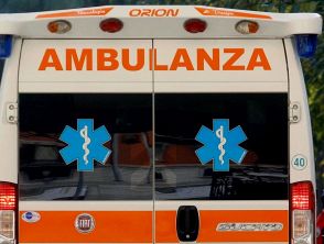 Operaio muore a Gioia del Colle vicino Bari alla vigilia del Primo Maggio: travolto dal materiale sul muletto