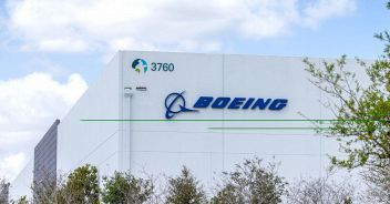 boeing 737 max incidenti morto secondo dipendente difetti denuncia