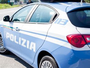 Donna accoltellata a Bolzano in via Roen dal compagno durante una lite, arrestato l'uomo: usata lama da cucina