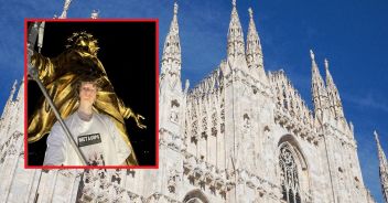 Duomo Milano selfie Madonnina climber Dedelate