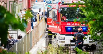 esplosione garage Barra Napoli incendio morto