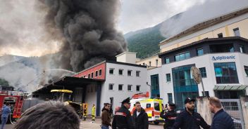 incendio-bolzano-alpitronic-soccorsi