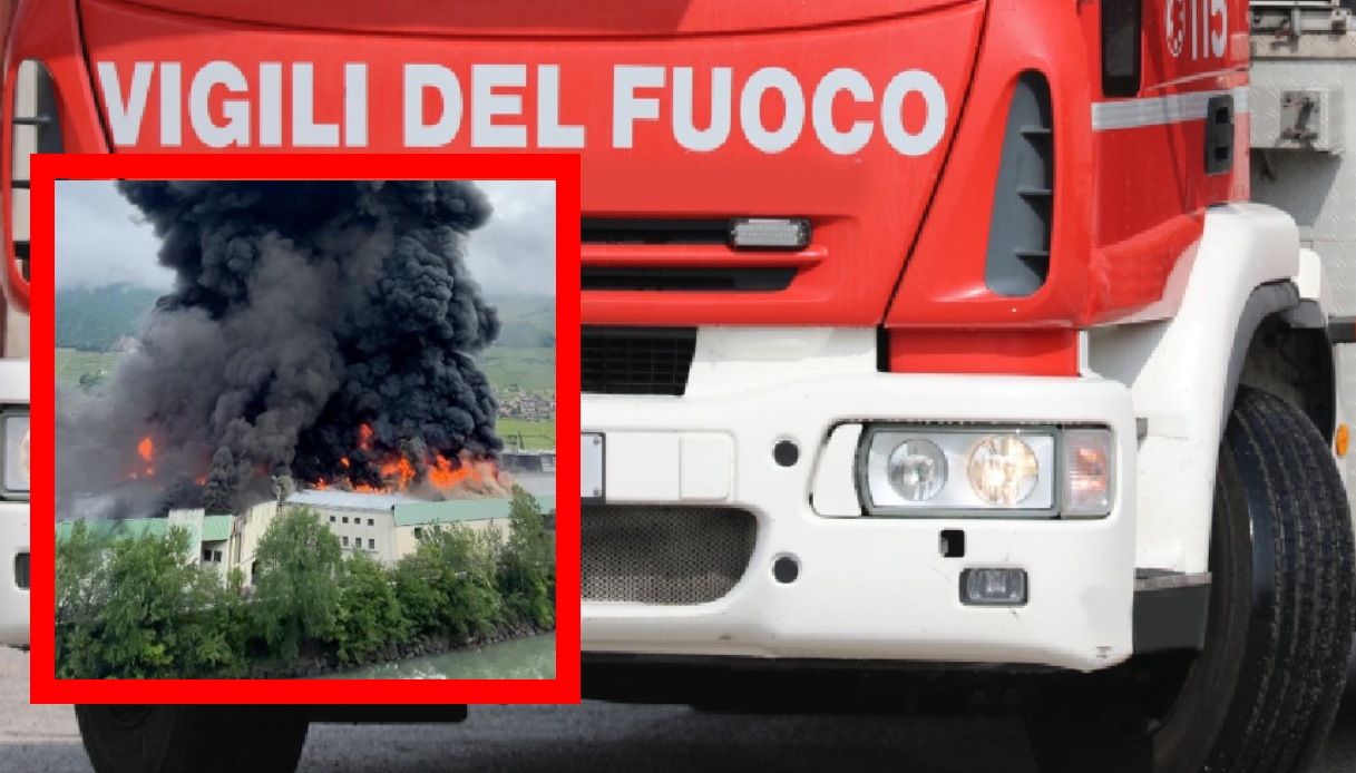 Incendio a Bolzano in zona Piani nei pressi dei Magazzini generali, evacuata una scuola: nube nera sulla città