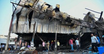 incendio-lunapark-india-morti-bambini-1