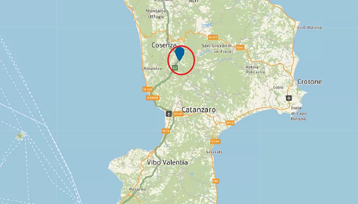 Incidente sull'autostrada A2 in provincia di Cosenza: camion prende fuoco vicino a Rogliano e Altilia, traffico in tilt
