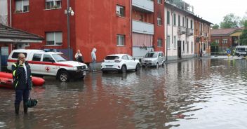 ++ A Milano esondato il Lambro, allagamenti e traffico ++